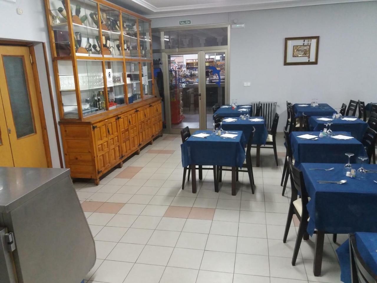 Hostal Residencia Delfin Асторга Экстерьер фото